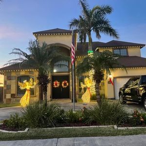 Meet your Posher, Oralia